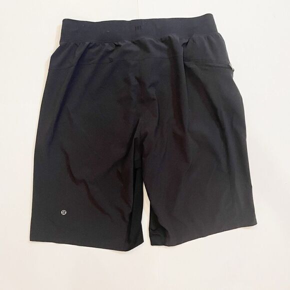 Lululemon Assert Short Black Stretch Size Large Workout gym Athletic - Picture 4 of 5
